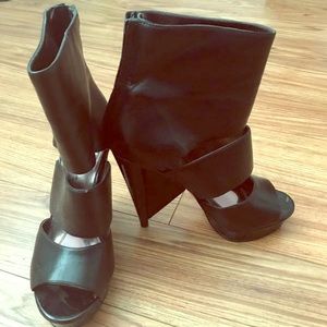 Paris Hilton, black, size 7